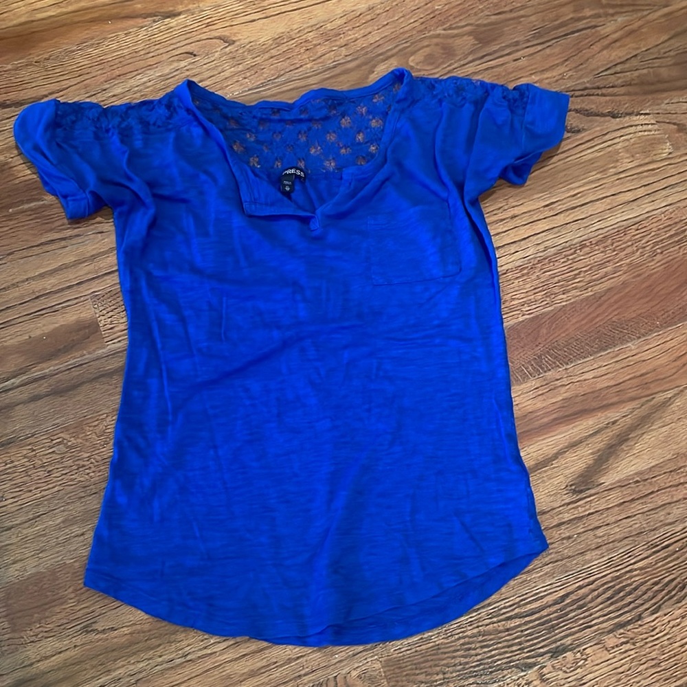 Lace embellished tee